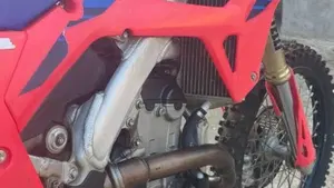 Honda CRF 250R (2023)  (5)