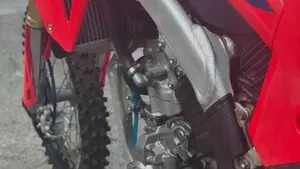 Honda CRF 250R (2023)  (8)