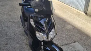 Aprilia Sportcity 125  (2)