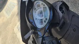 Aprilia Sportcity 125  (4)