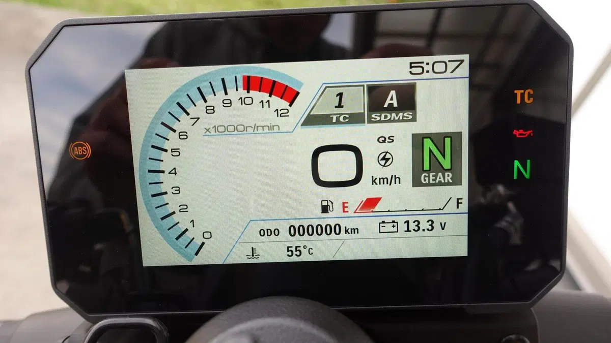 Suzuki GSX-8T (2025 - 26)  (4)