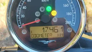 Moto Guzzi V7 III Stone (2017 - 20)  (2)