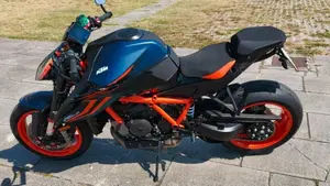 KTM 1290 Super Duke R (2022 - 23)  (2)