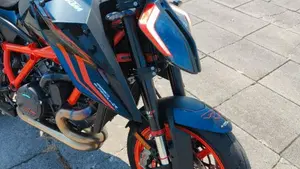KTM 1290 Super Duke R (2022 - 23)  (3)