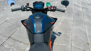 KTM 1290 Super Duke R (2022 - 23)  (4)