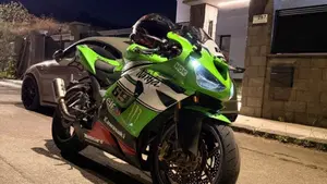 Kawasaki Ninja 636 ZX-6R (2005 - 06)  (2)