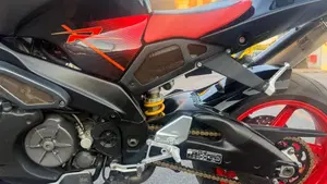 Aprilia Tuono 1000 (2003 - 04)  (10)