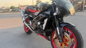 Aprilia Tuono 1000 (2003 - 04)  (11)