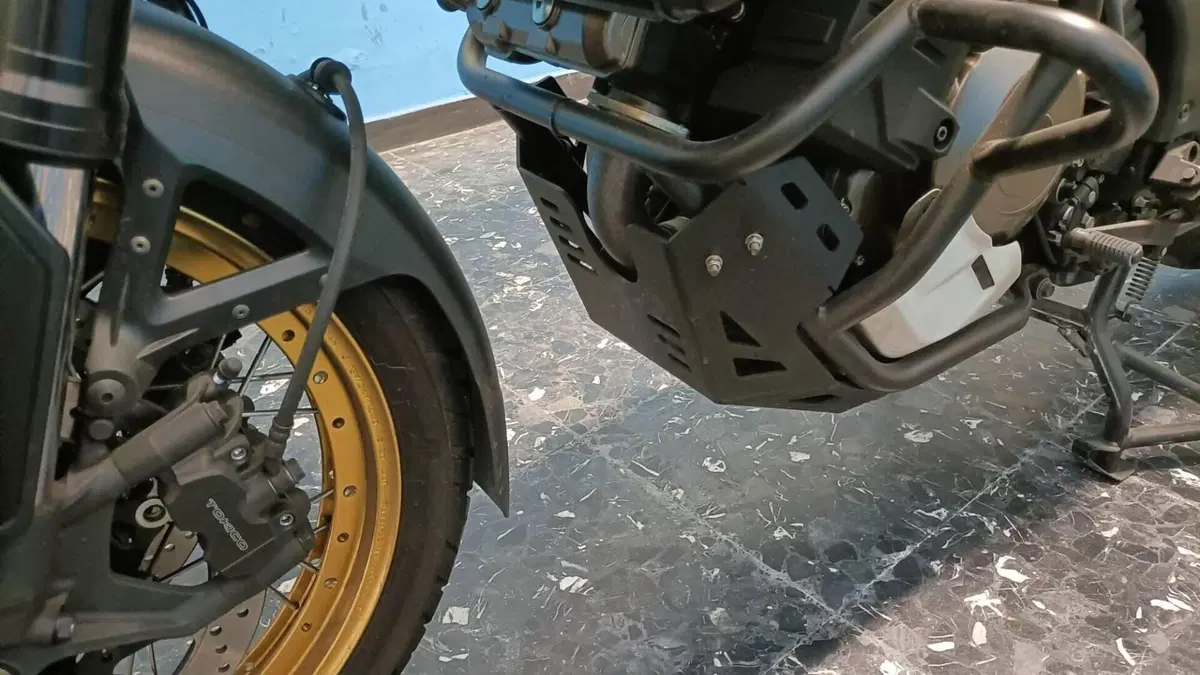Suzuki V-Strom 1050XT (2020 - 23)  (10)