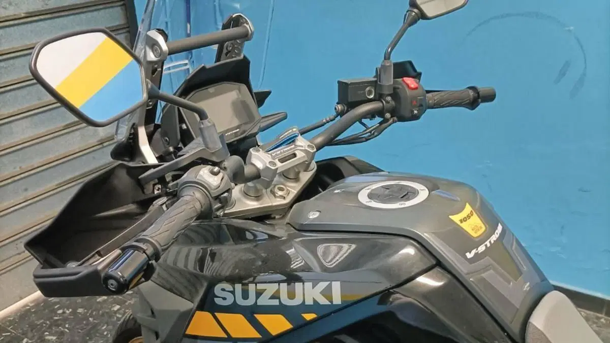 Suzuki V-Strom 1050XT (2020 - 23)  (11)
