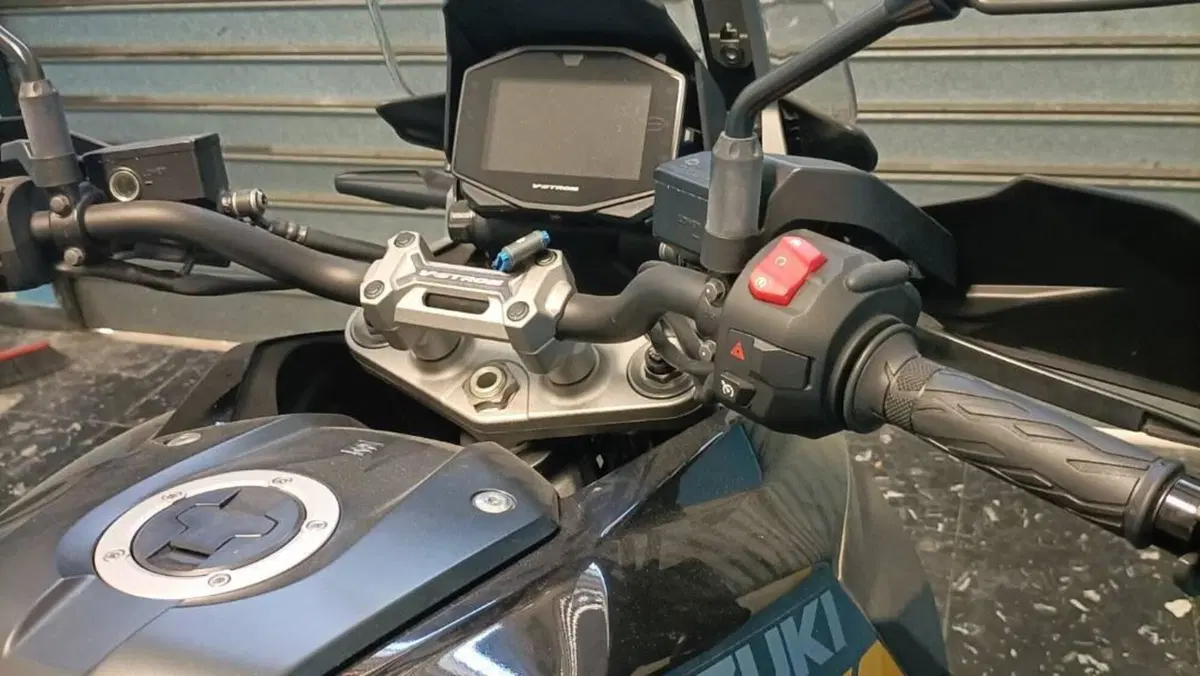 Suzuki V-Strom 1050XT (2020 - 23)  (12)