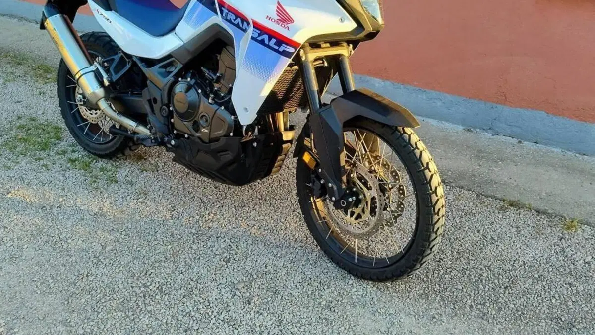 Honda Transalp XL750 Easy Travel (2023 - 24)  (2)