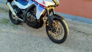 Honda Transalp XL750 Easy Travel (2023 - 24)  (2)