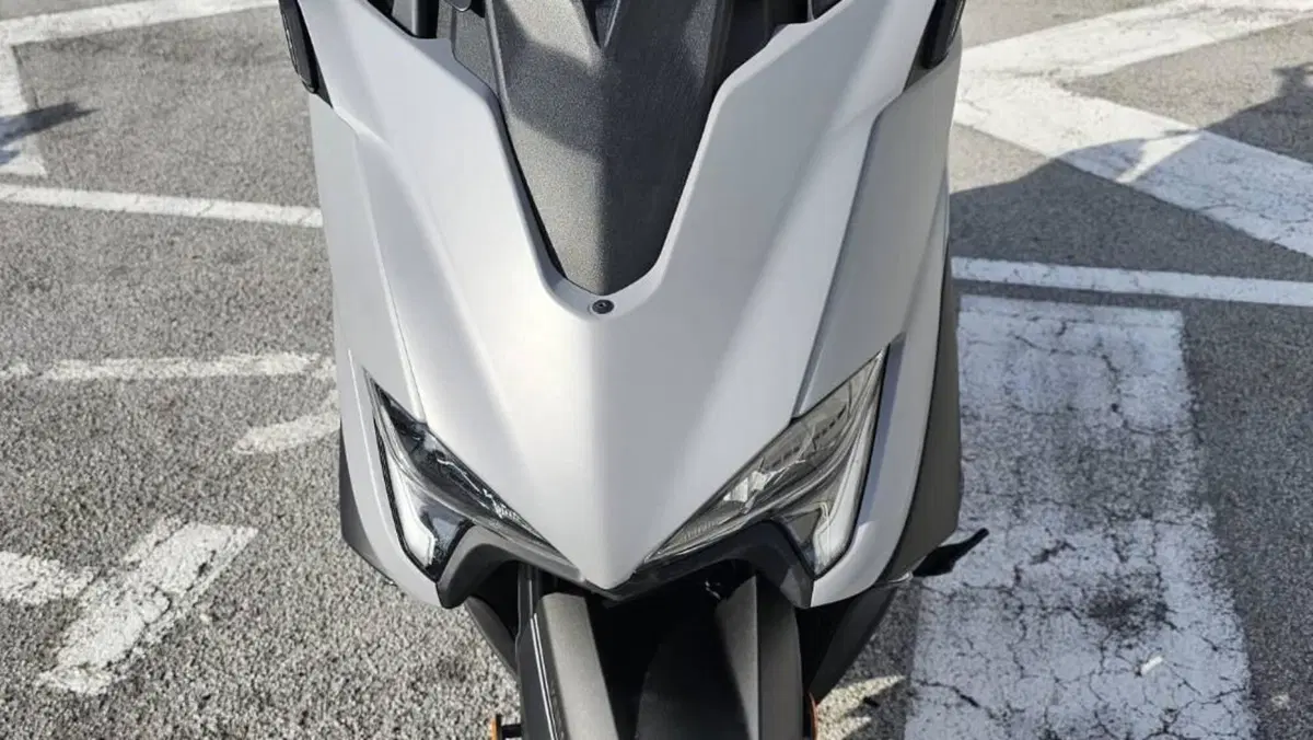 Yamaha T-Max 560 Tech Max (2020)  (3)