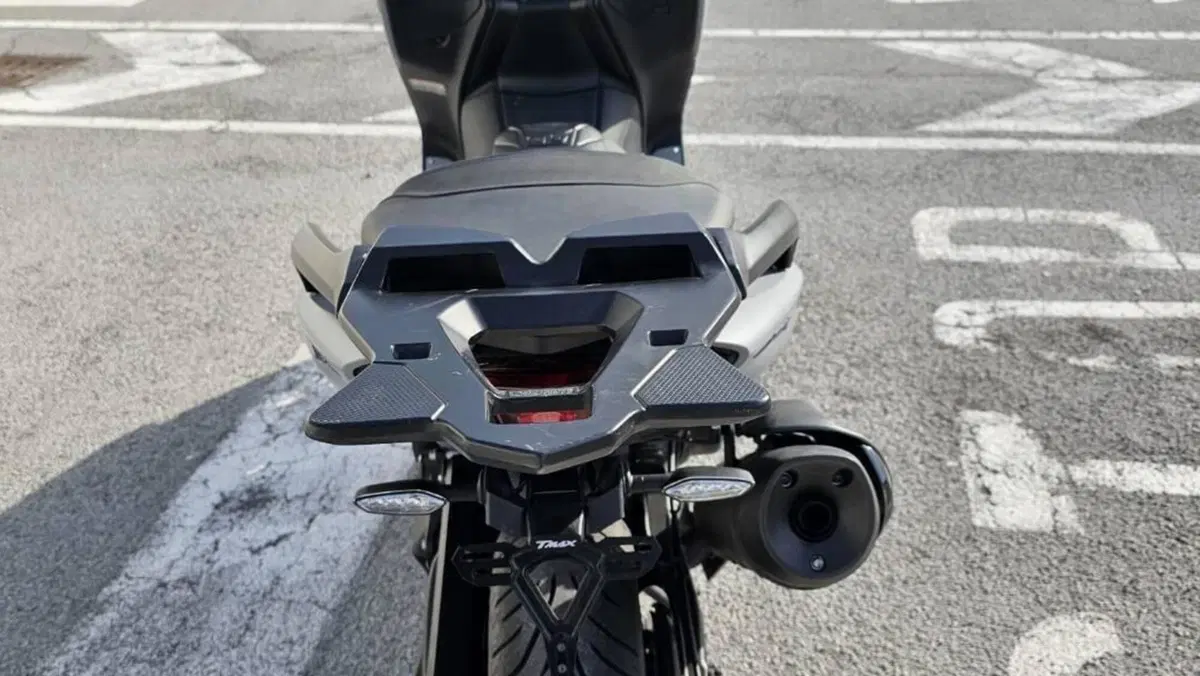 Yamaha T-Max 560 Tech Max (2020)  (4)