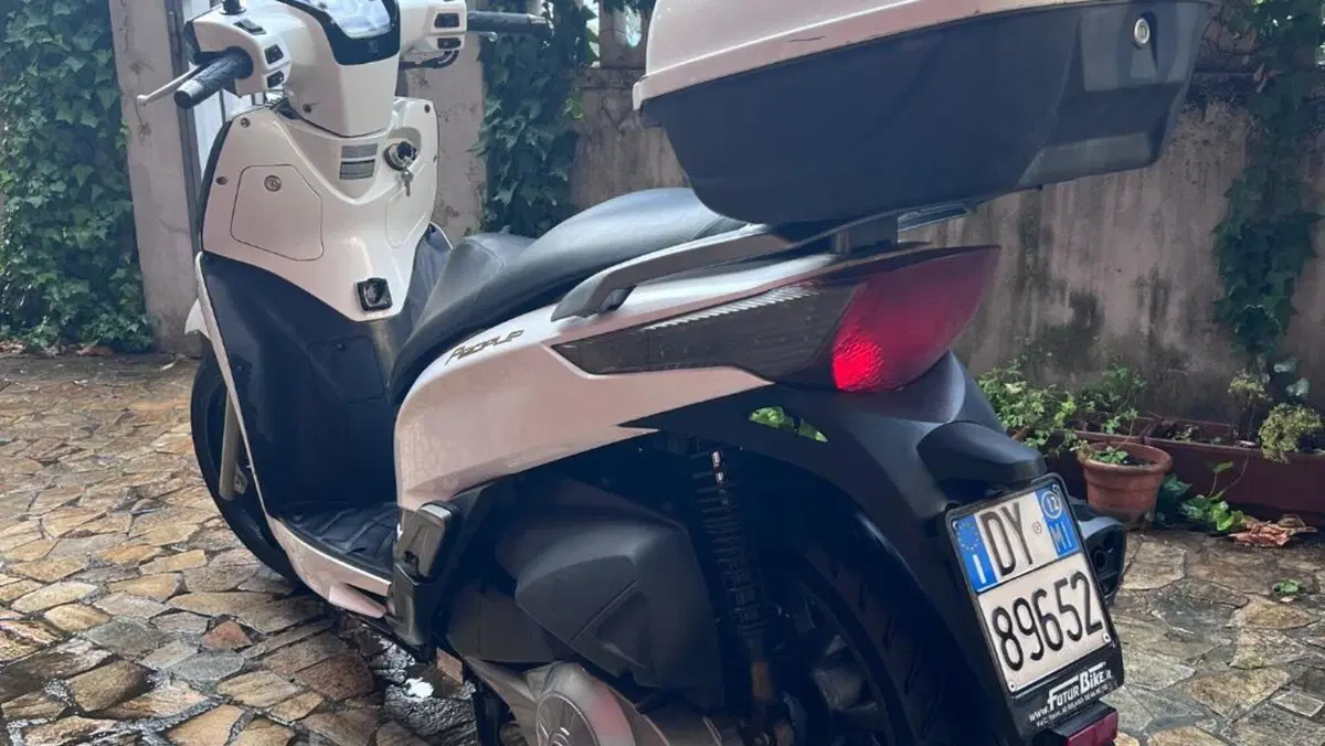 Kymco People 300i GT ABS (2010 - 17)  (4)