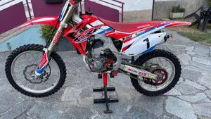 Honda CRF 250R (2017) 