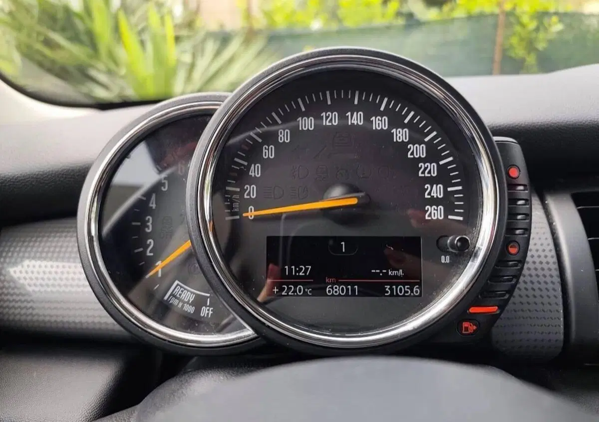 MINI Mini 1.5 Cooper D (5)