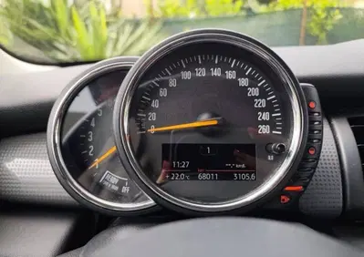 MINI Mini 1.5 Cooper D (5)