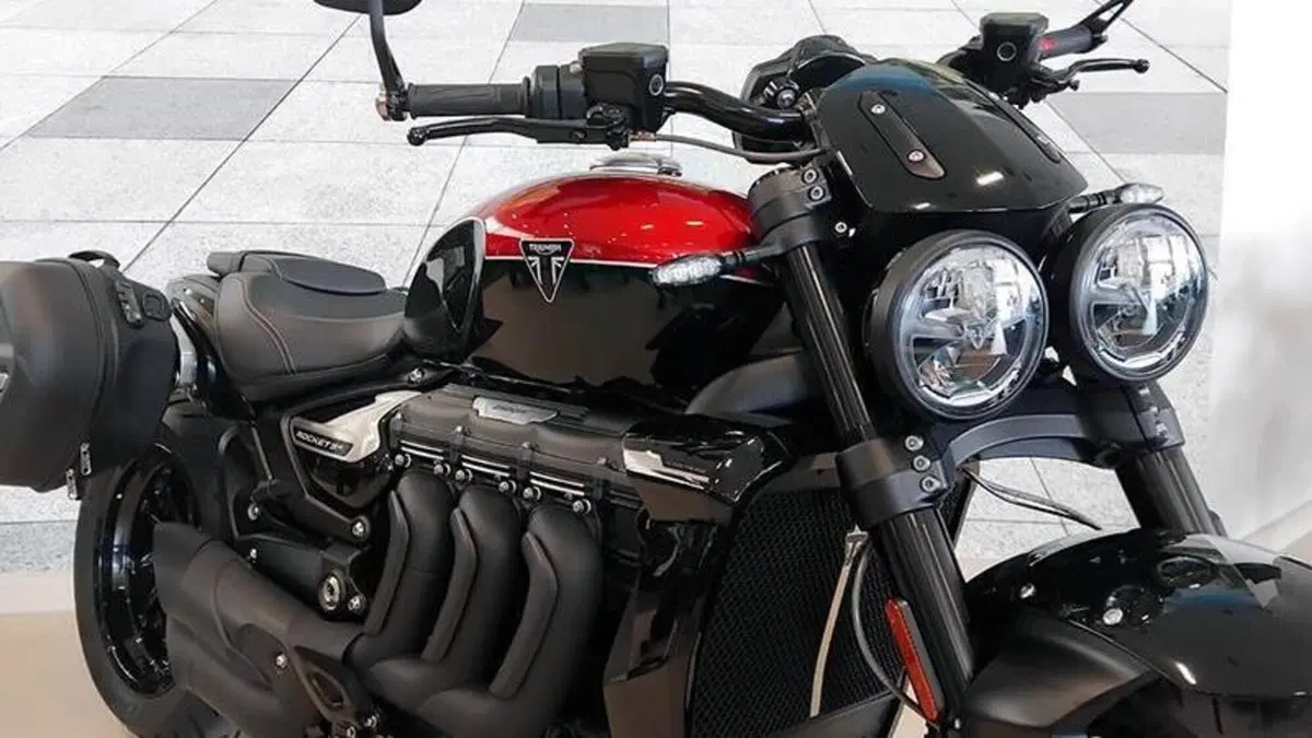 Triumph Rocket 3 Storm R (2024 - 26)  (2)