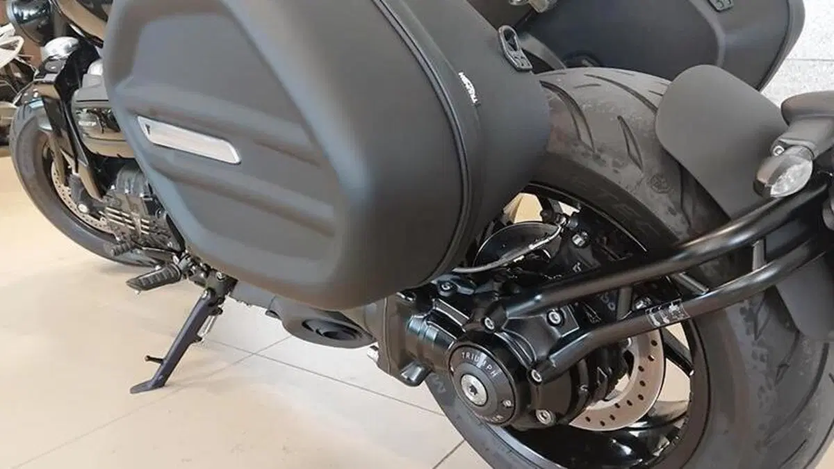 Triumph Rocket 3 Storm R (2024 - 26)  (6)