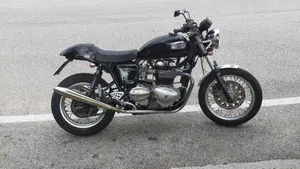 Triumph Thruxton 900 (2004 - 15)  (6)