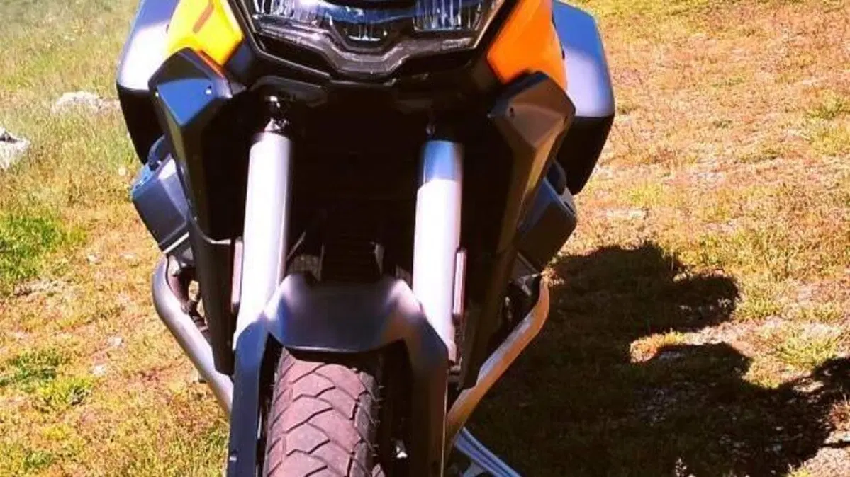 Moto Guzzi Stelvio (2024 - 26)  (3)