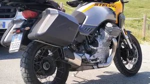 Moto Guzzi Stelvio (2024 - 26)  (6)