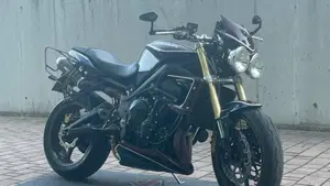 Triumph Street Triple (2007 - 12)  (4)