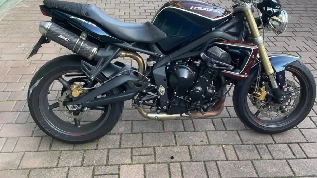 Triumph Street Triple (2007 - 12)  (15)