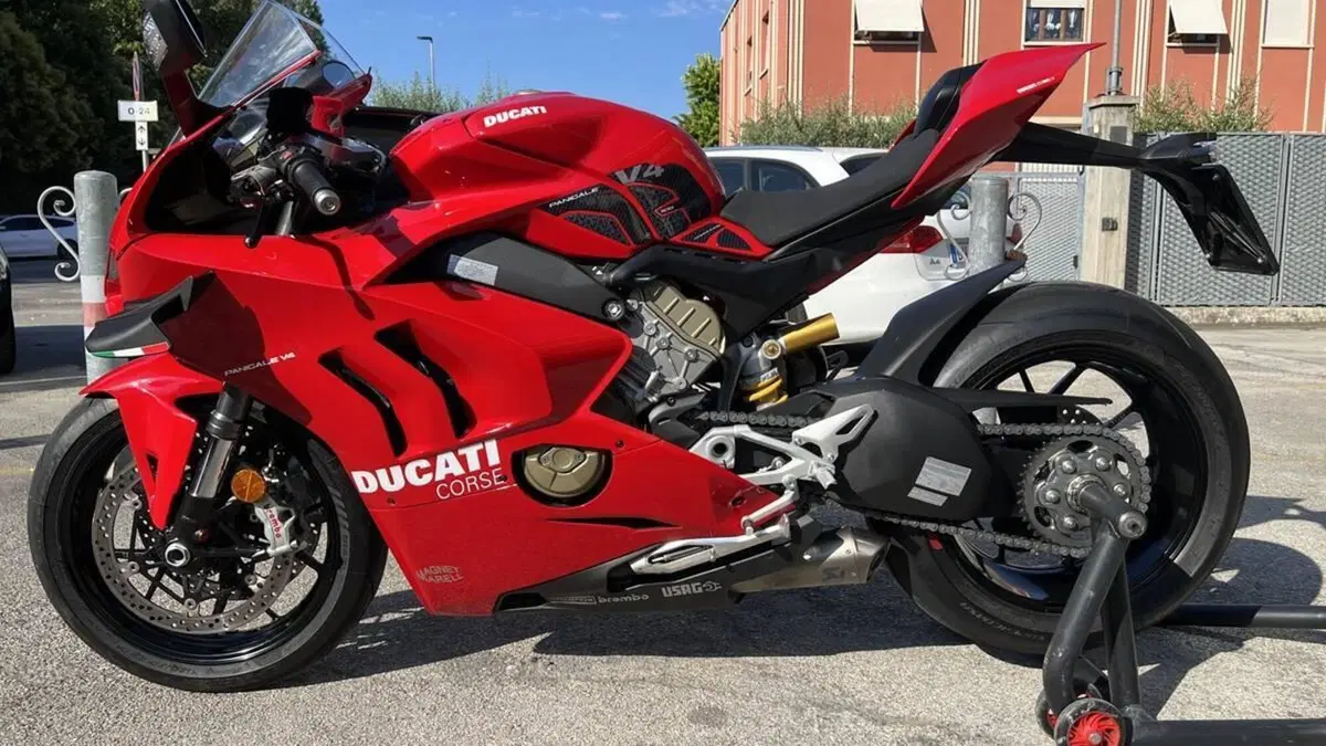 Ducati Panigale V4 1100 (2021)  (3)