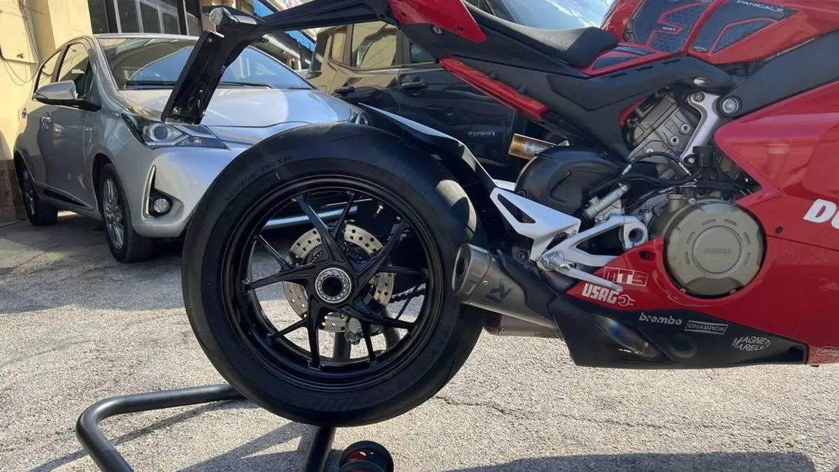 Ducati Panigale V4 1100 (2021)  (5)