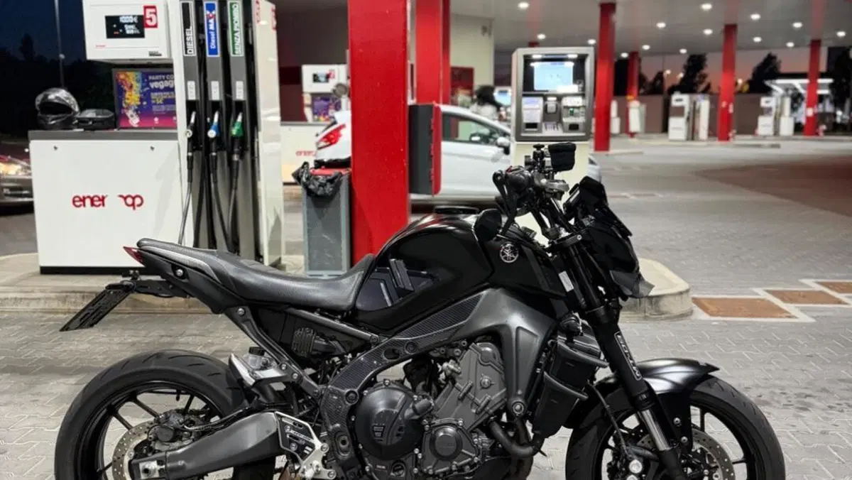 Yamaha MT-09 (2021 - 23)  (2)
