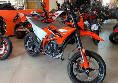 KTM 125 SMC R (2025 - 26) - Annuncio 10062292