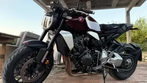 Honda CB 1000 R (2021 - 25)  (3)