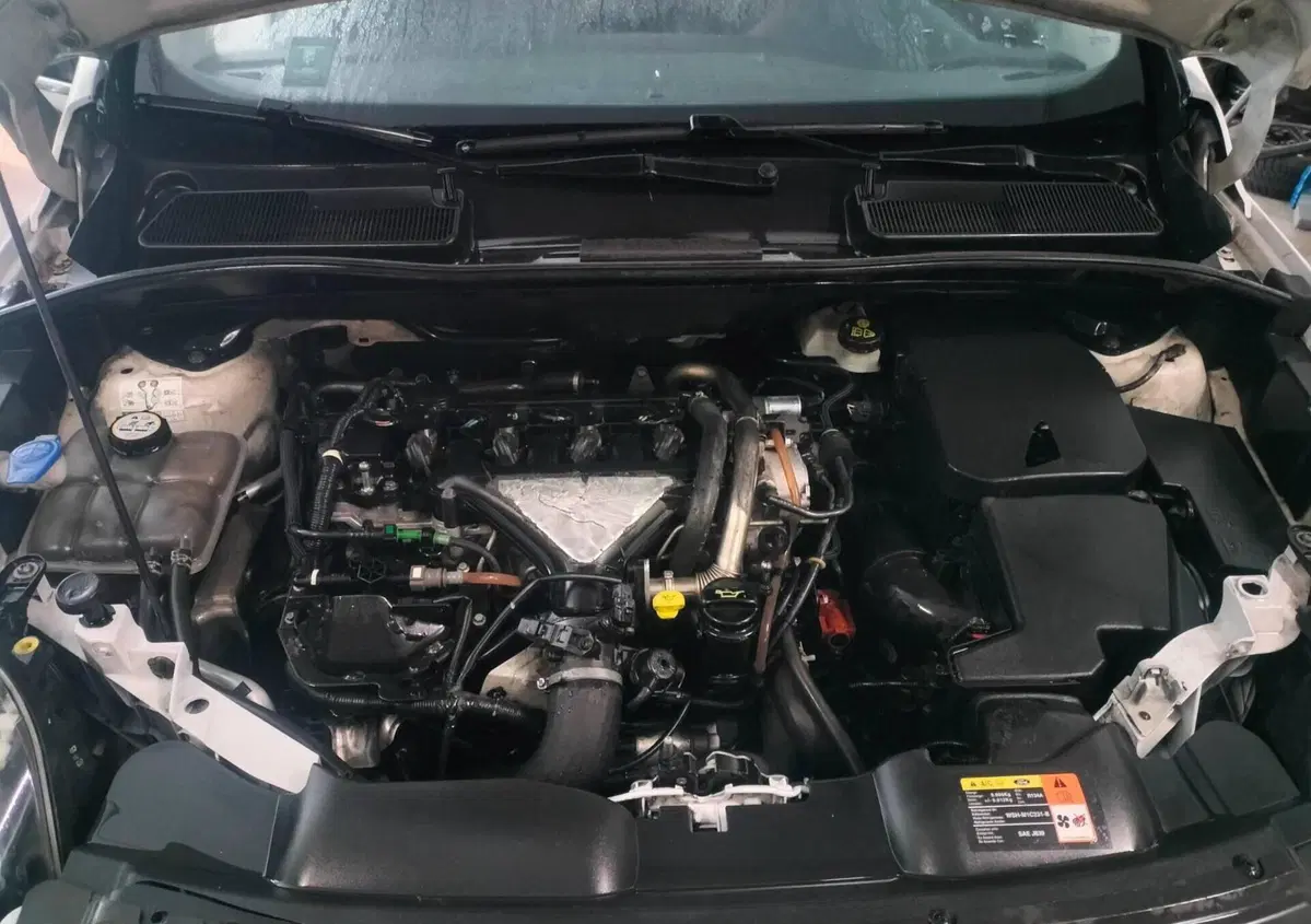 Ford Kuga 2.0 TDCi 136 CV 4WD Titanium DPF (6)