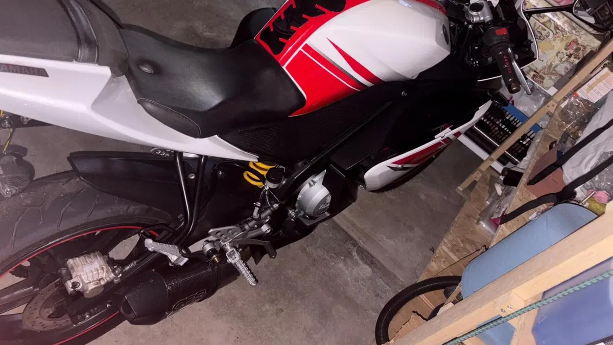 Yamaha YZF R125 (2008 -13)  (2)