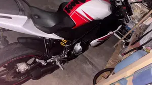 Yamaha YZF R125 (2008 -13)  (2)