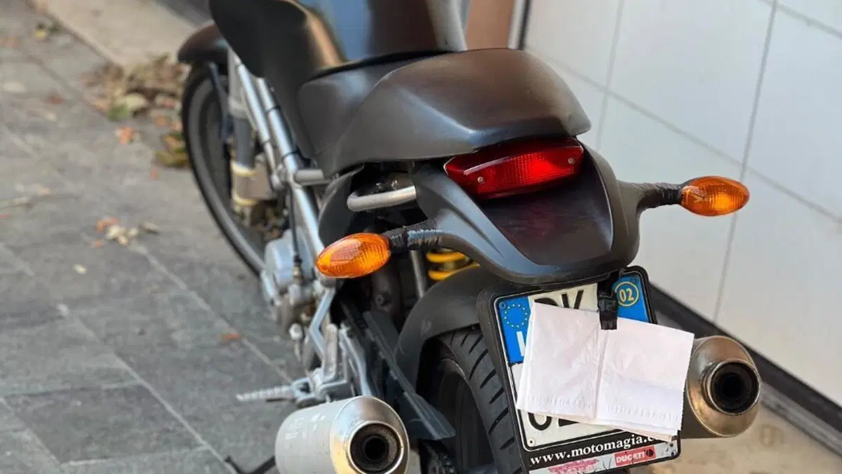 Ducati Monster 620 I.E (2002) 