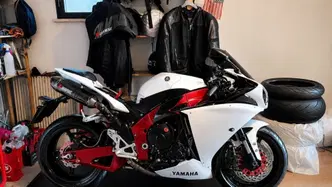 Yamaha YZF R1 (2009 - 11) usata