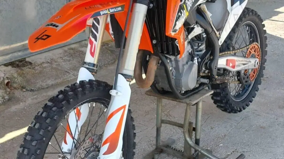 KTM 450 SX-F (2019)  (2)