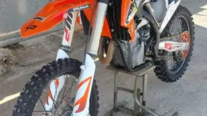 KTM 450 SX-F (2019)  (2)