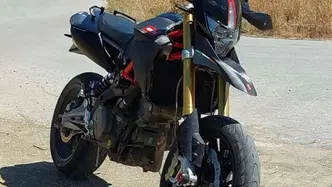 Aprilia Dorsoduro 750 Factory (2010 - 13) usata