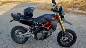 Aprilia Dorsoduro 750 Factory (2010 - 13)  (2)