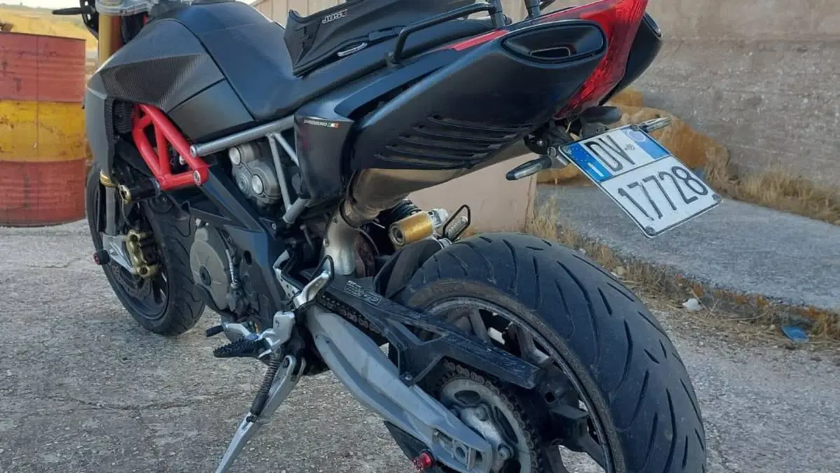 Aprilia Dorsoduro 750 Factory (2010 - 13)  (6)