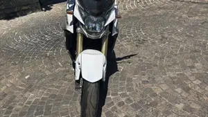 Suzuki GSR 750 (2010 - 15)  (3)