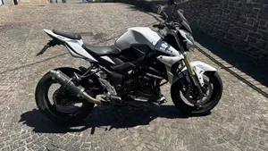 Suzuki GSR 750 (2010 - 15)  (4)