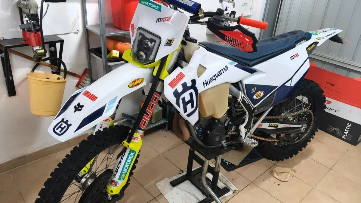 Husqvarna FE 350 (2022)  (4)
