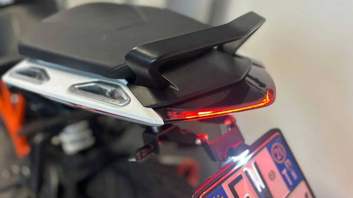KTM 1290 Super Duke GT (2019 - 20)  (9)
