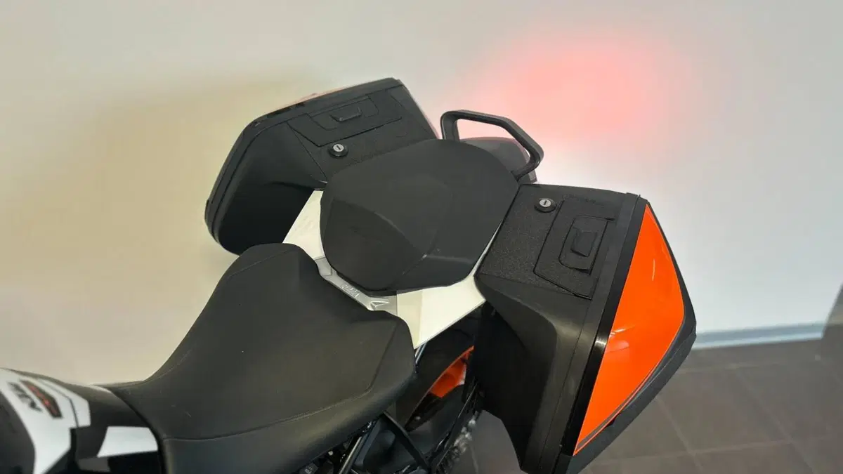 KTM 1290 Super Duke GT (2019 - 20)  (13)